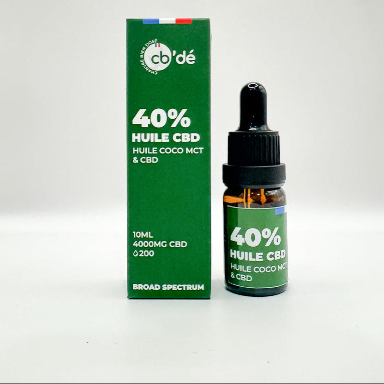 Flacon d'huile de CBD de la marque Cb'dé